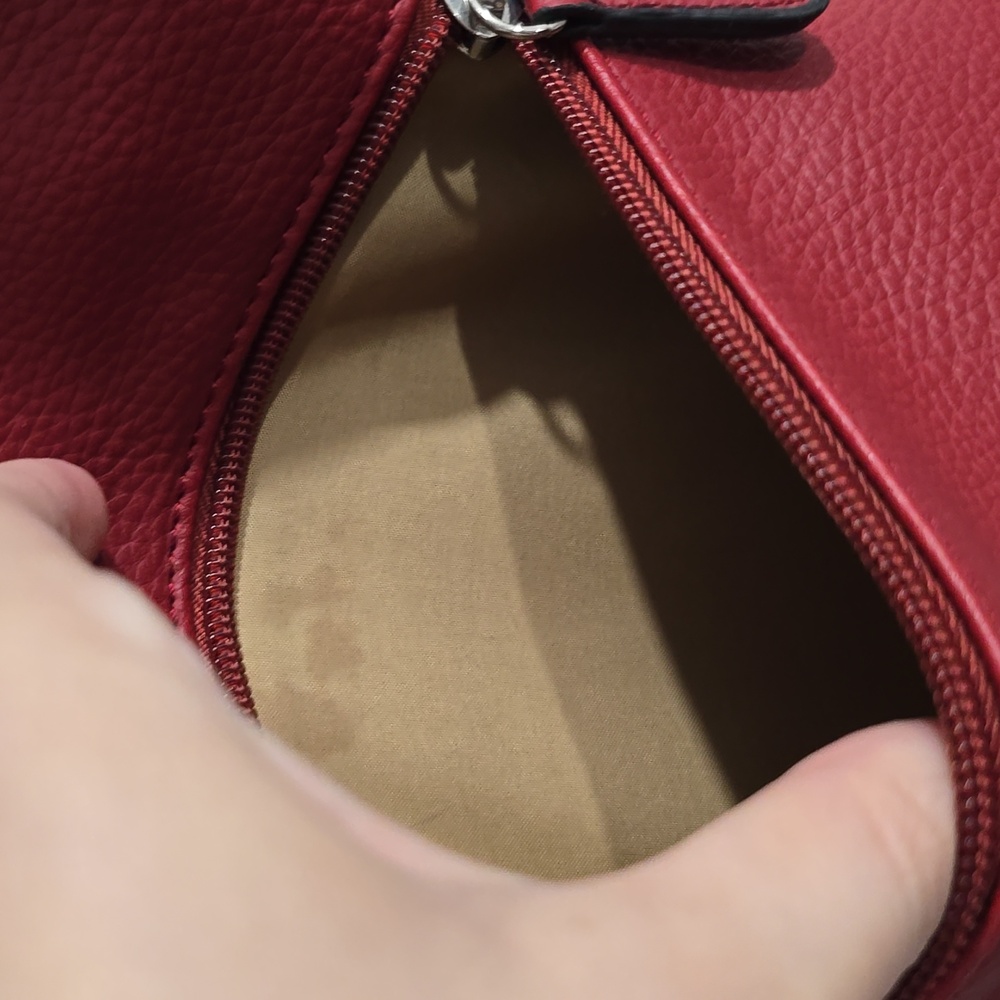 Giani Bernini Leather Red Shoulder Bag. - Picture 8 of 16